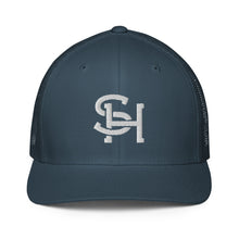 Load image into Gallery viewer, Closed-back trucker cap
