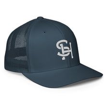 Load image into Gallery viewer, Closed-back trucker cap
